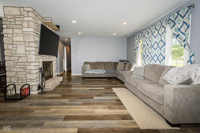 5787 W 300 S, Jamestown, IN 46147