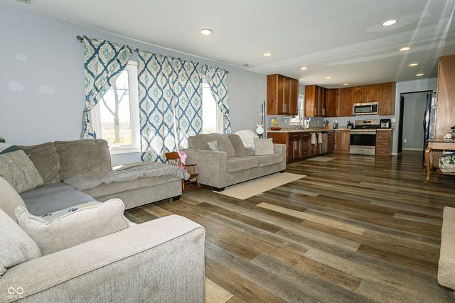 5787 W 300 S, Jamestown, IN 46147