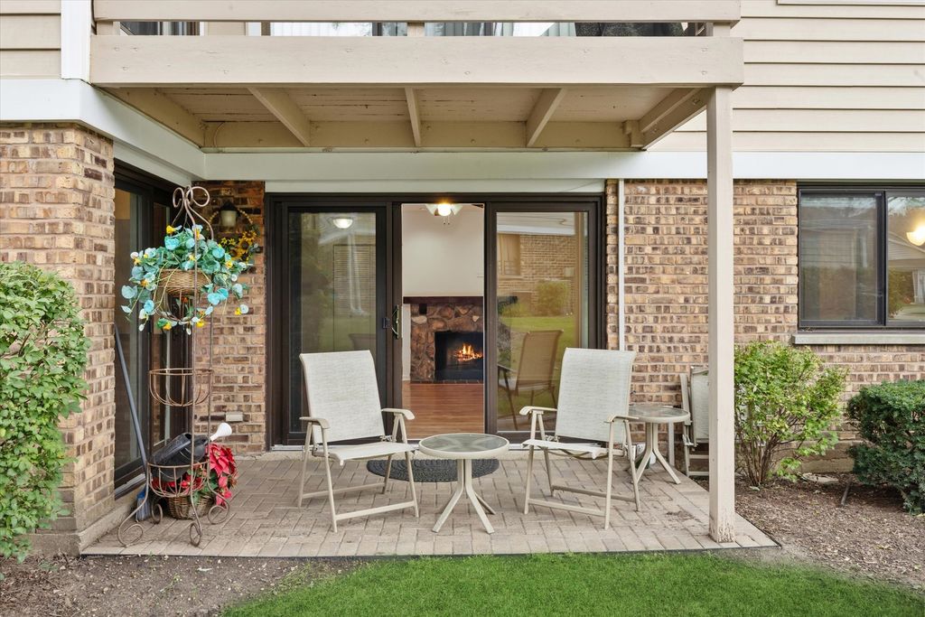 472 Lambert Drive D1, Schaumburg, IL 60193 — photo 2