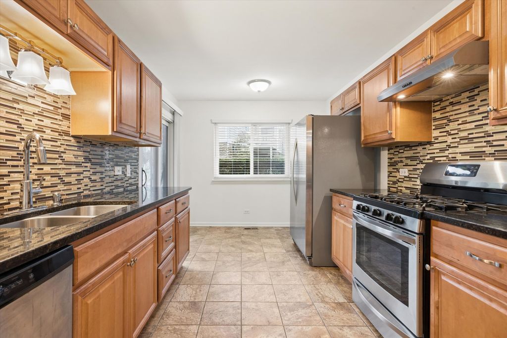 472 Lambert Drive D1, Schaumburg, IL 60193 — photo 5