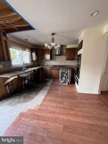 9117 BUSTLETON AVE, Philadelphia, PA 19115