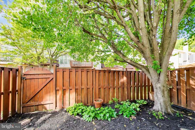 7516 LAMOYNE CT, Alexandria, VA 22315