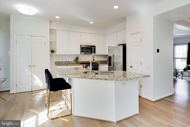 7516 LAMOYNE CT, Alexandria, VA 22315