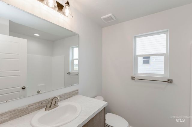 10797 Rutland St, Caldwell, ID 83605