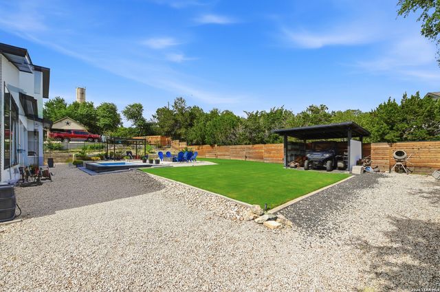 690 KINGS POINT DR, Canyon Lake, TX 78133