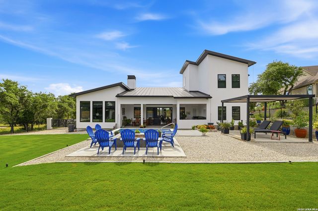 690 KINGS POINT DR, Canyon Lake, TX 78133
