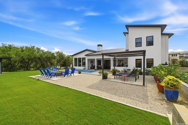 690 KINGS POINT DR, Canyon Lake, TX 78133