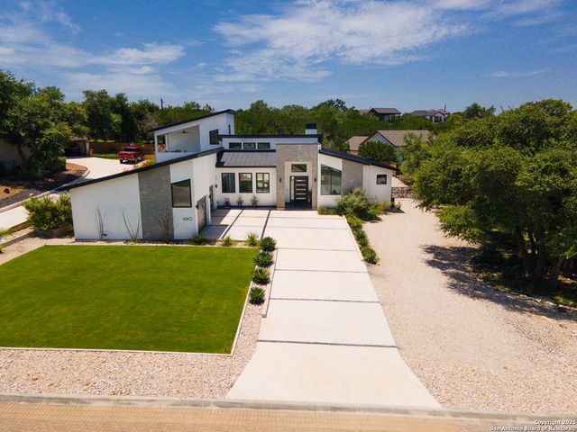 690 KINGS POINT DR, Canyon Lake, TX 78133