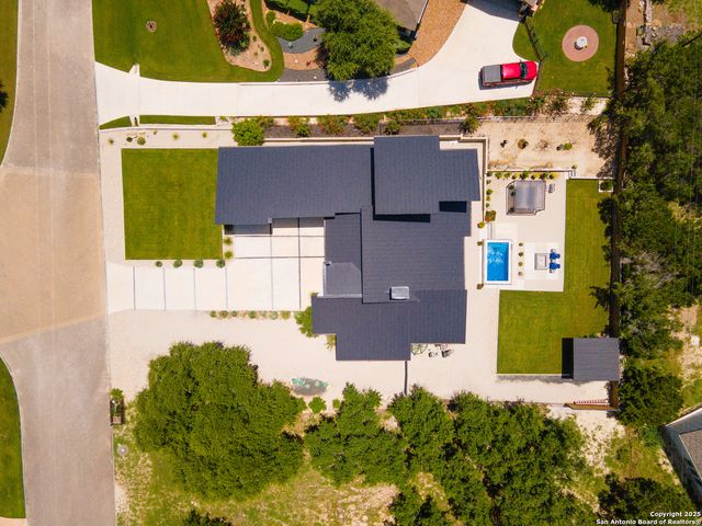 690 KINGS POINT DR, Canyon Lake, TX 78133