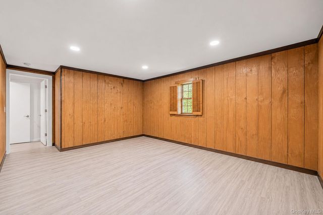 136 Woodhull Road, Huntington, NY 11743