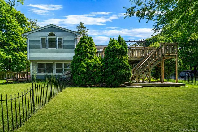 136 Woodhull Road, Huntington, NY 11743
