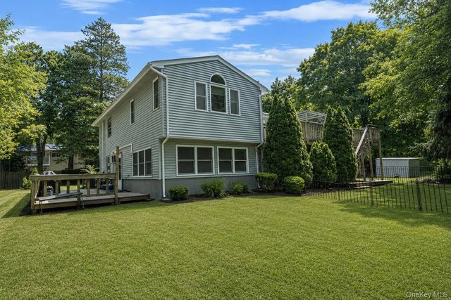 136 Woodhull Road, Huntington, NY 11743