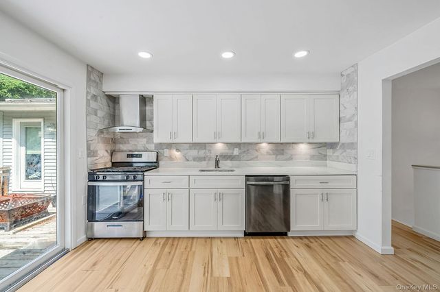 136 Woodhull Road, Huntington, NY 11743