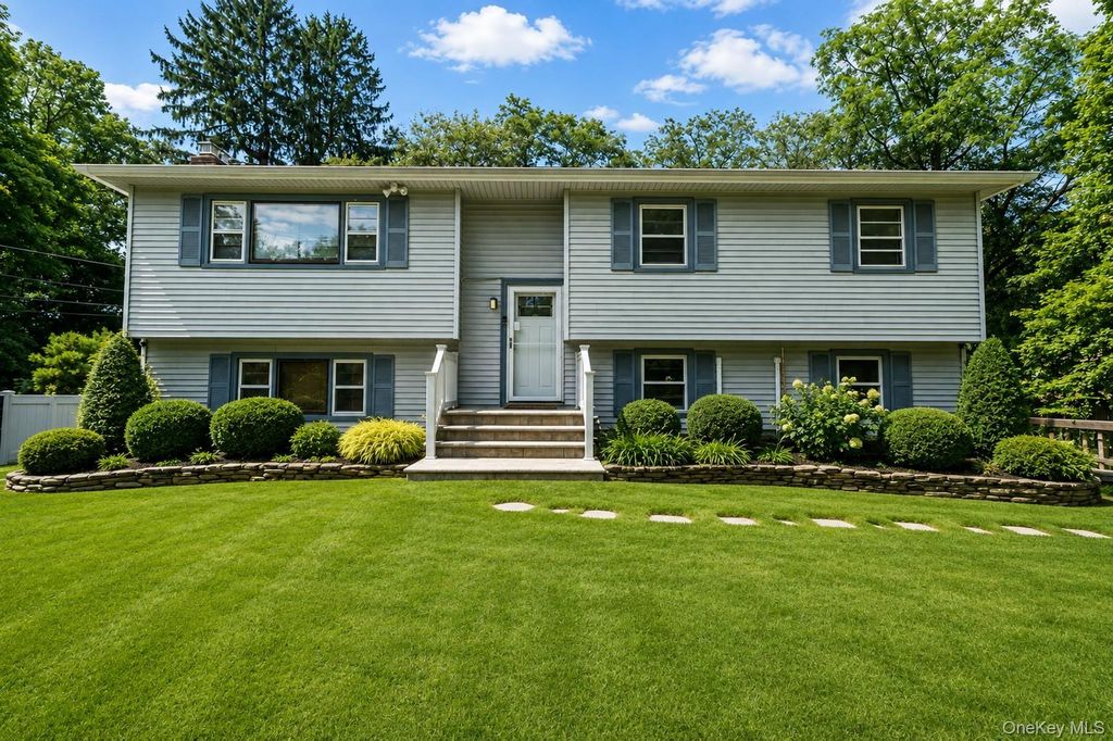 136 Woodhull Road, Huntington, NY 11743 — exterior