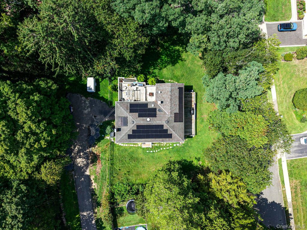 136 Woodhull Road, Huntington, NY 11743 — photo 3