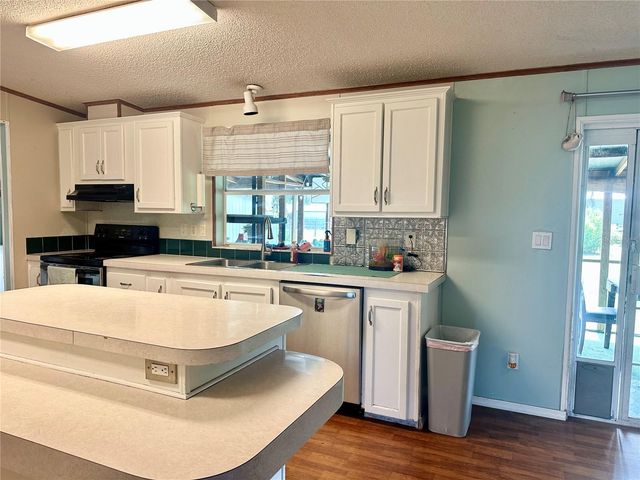 8528 AVON LADY PLACE, Plant City, FL 33567