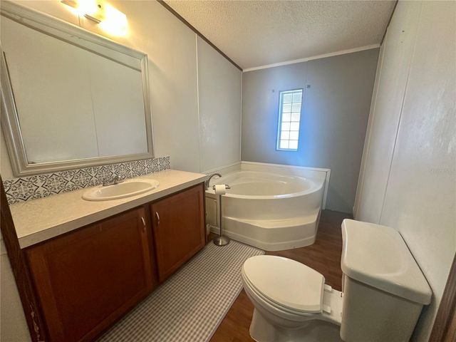 8528 AVON LADY PLACE, Plant City, FL 33567