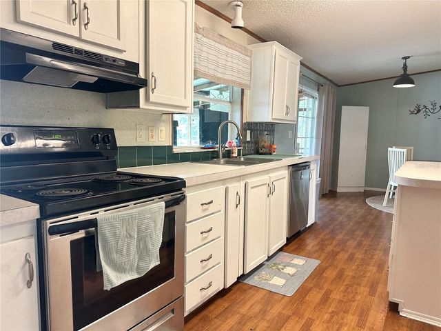 8528 AVON LADY PLACE, Plant City, FL 33567