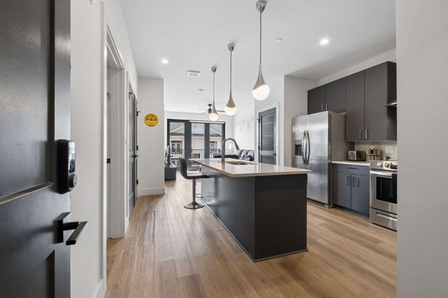 303 31st Ave N Apt 408, Nashville, TN 37203