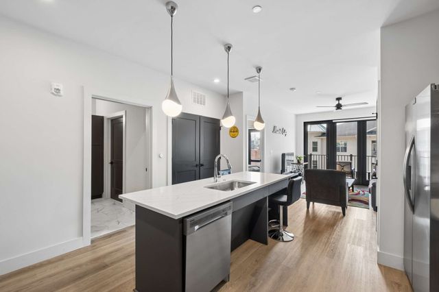 303 31st Ave N Apt 408, Nashville, TN 37203