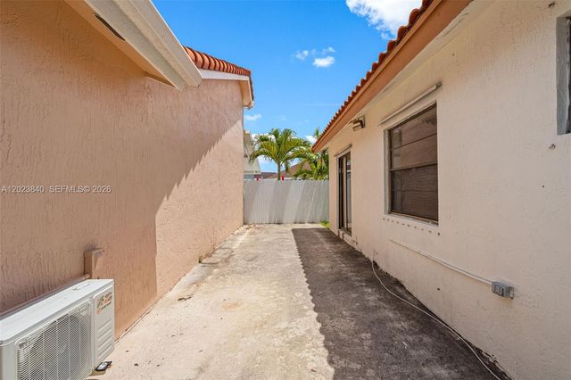 15332 SW 57th St, Miami, FL 33193