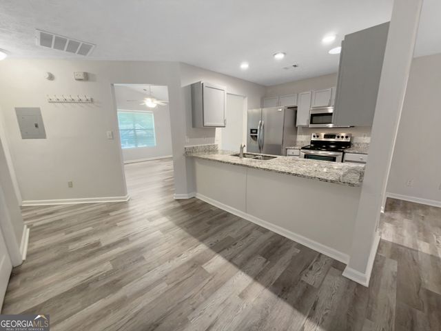 131 Oak Circle S, Stockbridge, GA 30281