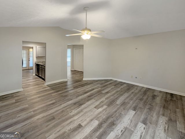 131 Oak Circle S, Stockbridge, GA 30281