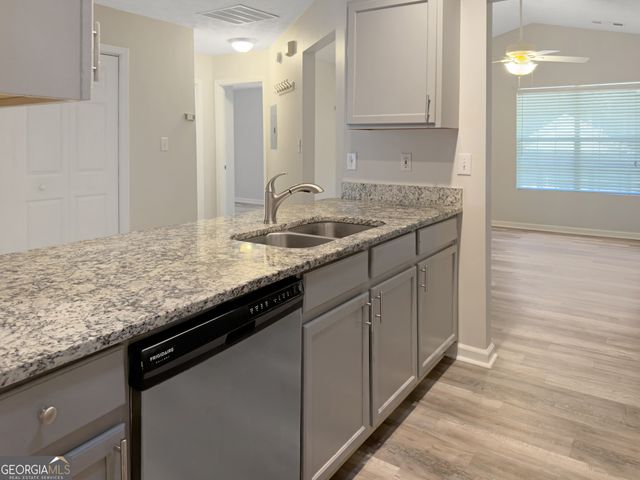 131 Oak Circle S, Stockbridge, GA 30281