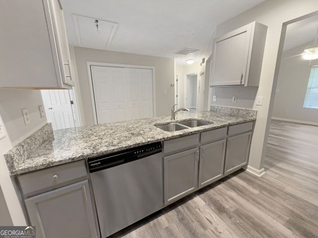 131 Oak Circle S, Stockbridge, GA 30281