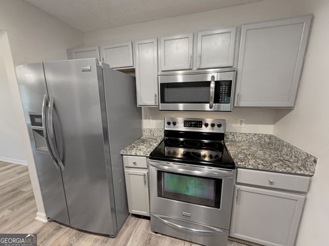 131 Oak Circle S, Stockbridge, GA 30281