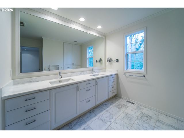 4901 Sw HUMPHREY PARK, Portland, OR 97221
