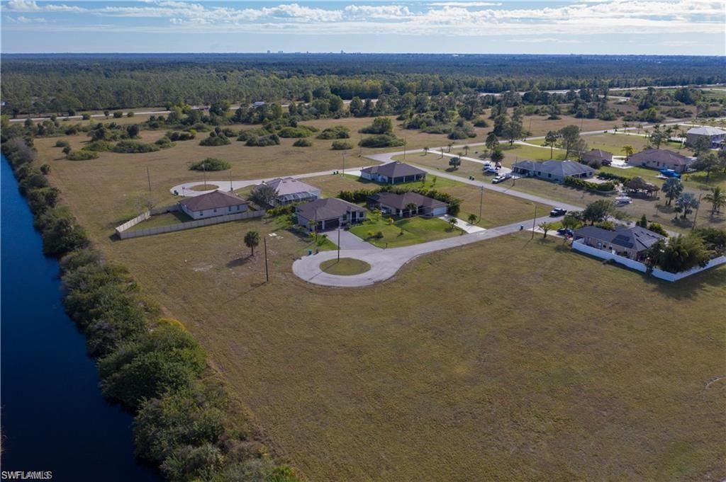 Image 11 of property listing at 3923 NW 33rd PL, Cape Coral, FL 33993