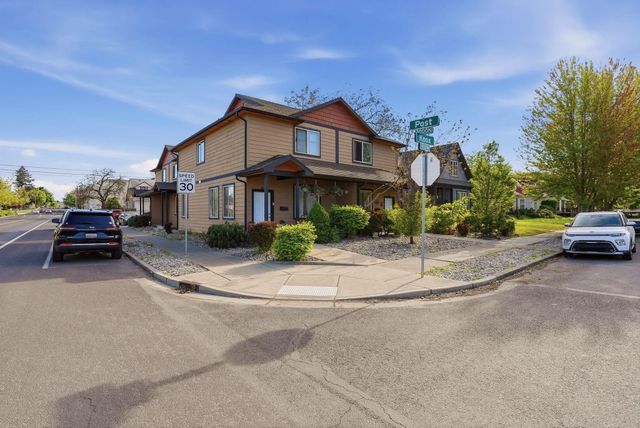 803 W Knox Ave, Spokane, WA 99205