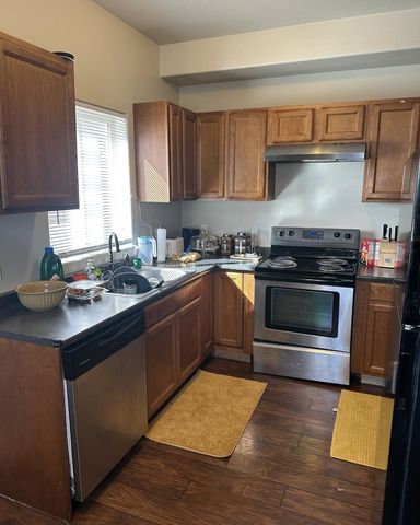 803 W Knox Ave, Spokane, WA 99205