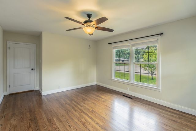 1312 W Lavender Lane, Arlington, TX 76013