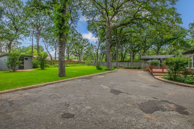 1312 W Lavender Lane, Arlington, TX 76013