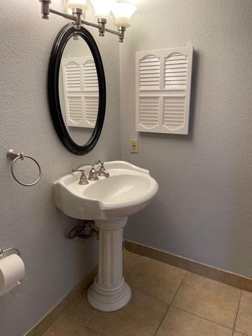2820 S Bartell Drive 24, Houston, TX 77054