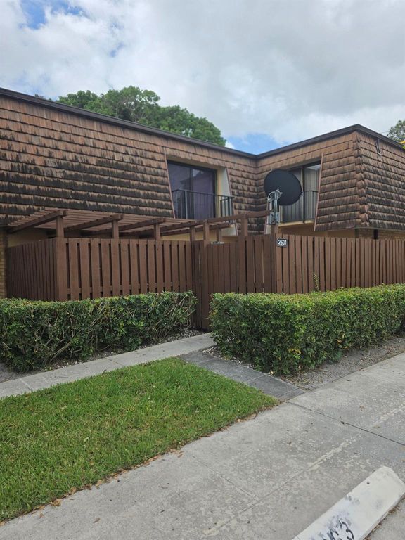 2601 26th Lane, Greenacres, FL 33463