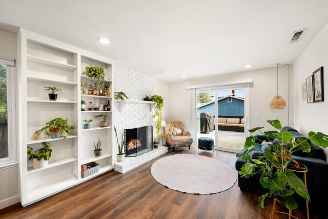 970 Sierra View Cir, Auburn, CA 95603