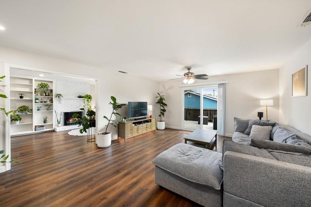 970 Sierra View Cir, Auburn, CA 95603