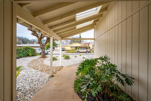 970 Sierra View Cir, Auburn, CA 95603