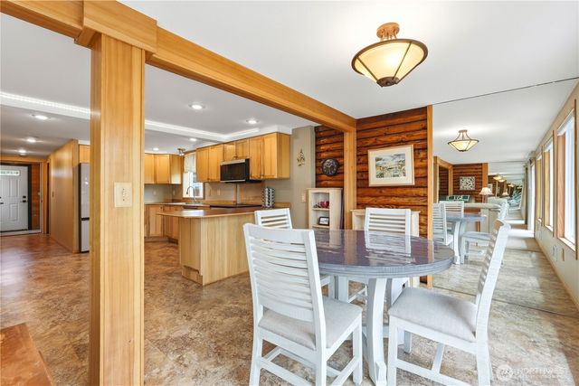 840 Wolverine Place, Camano Island, WA 98282