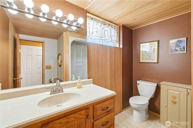 840 Wolverine Place, Camano Island, WA 98282