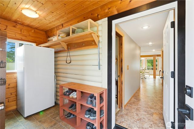840 Wolverine Place, Camano Island, WA 98282