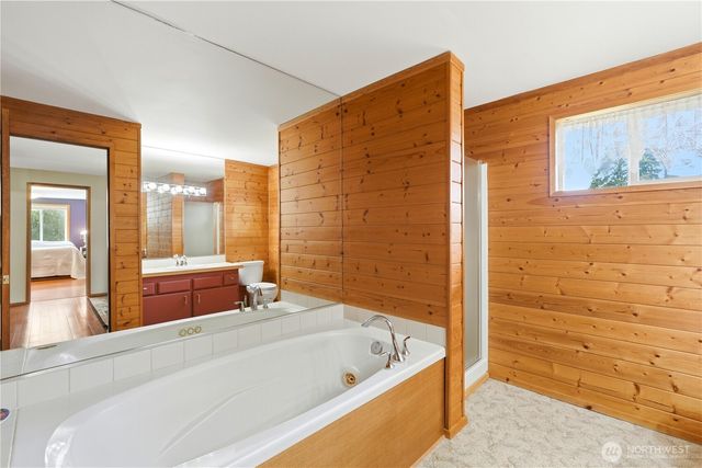 840 Wolverine Place, Camano Island, WA 98282