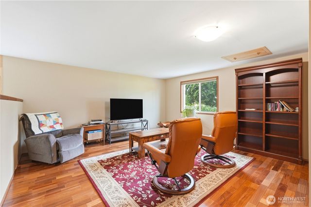 840 Wolverine Place, Camano Island, WA 98282