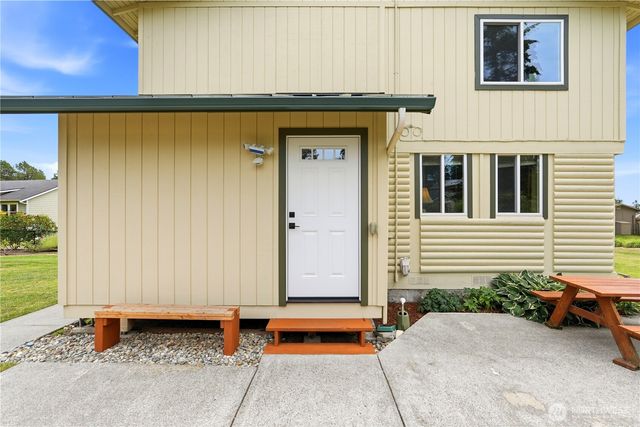 840 Wolverine Place, Camano Island, WA 98282