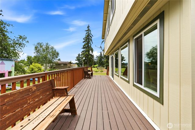 840 Wolverine Place, Camano Island, WA 98282