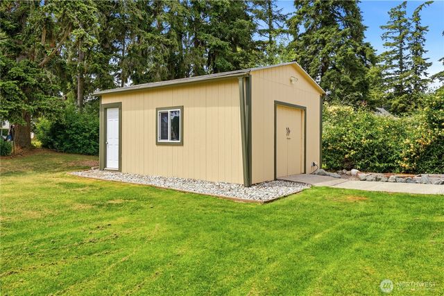 840 Wolverine Place, Camano Island, WA 98282