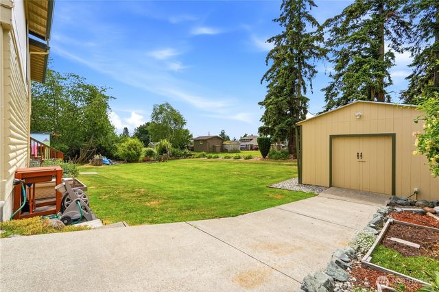 840 Wolverine Place, Camano Island, WA 98282